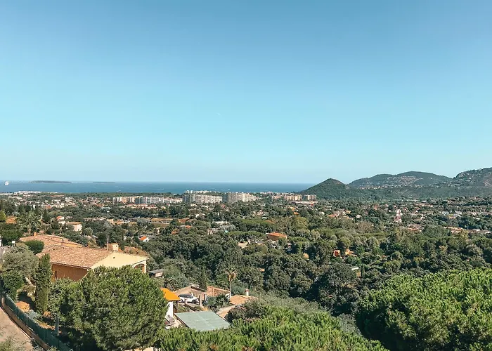 La Terrasse De L'esterel *